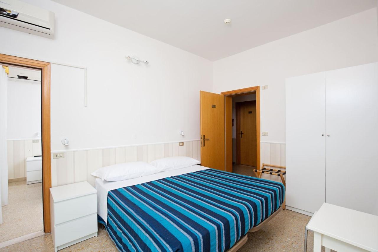 Hotel Helios Riccione Eksteriør bilde